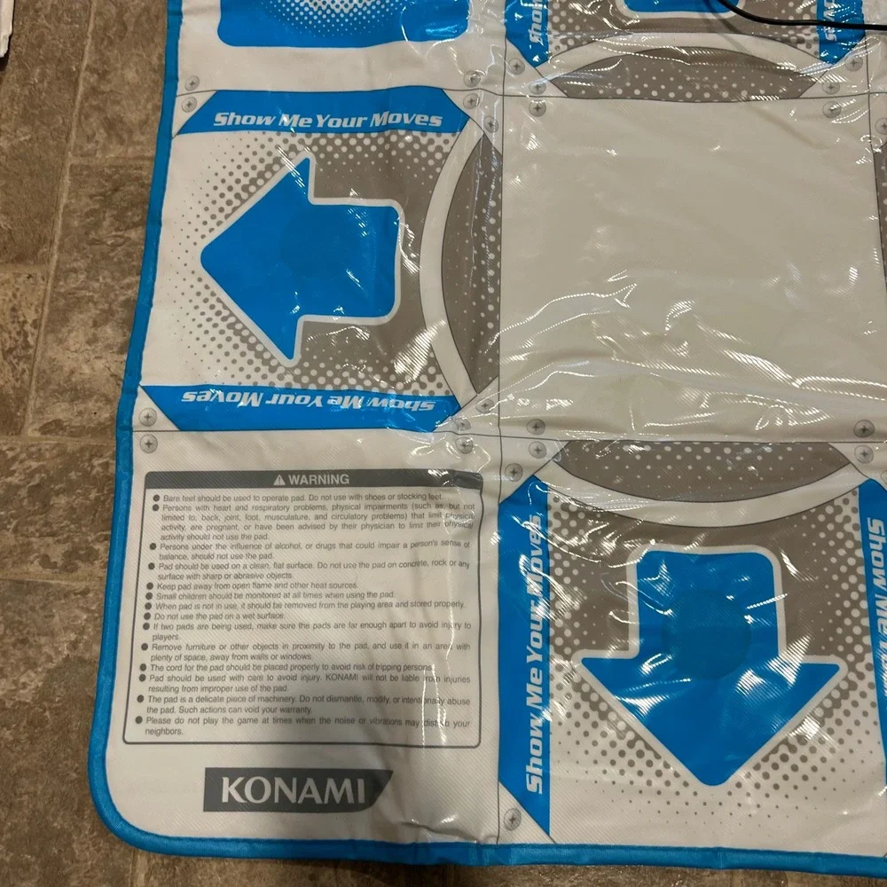 Konami Dance Dance Revolution Hottest Party Nintendo Wii Game Controller Mat